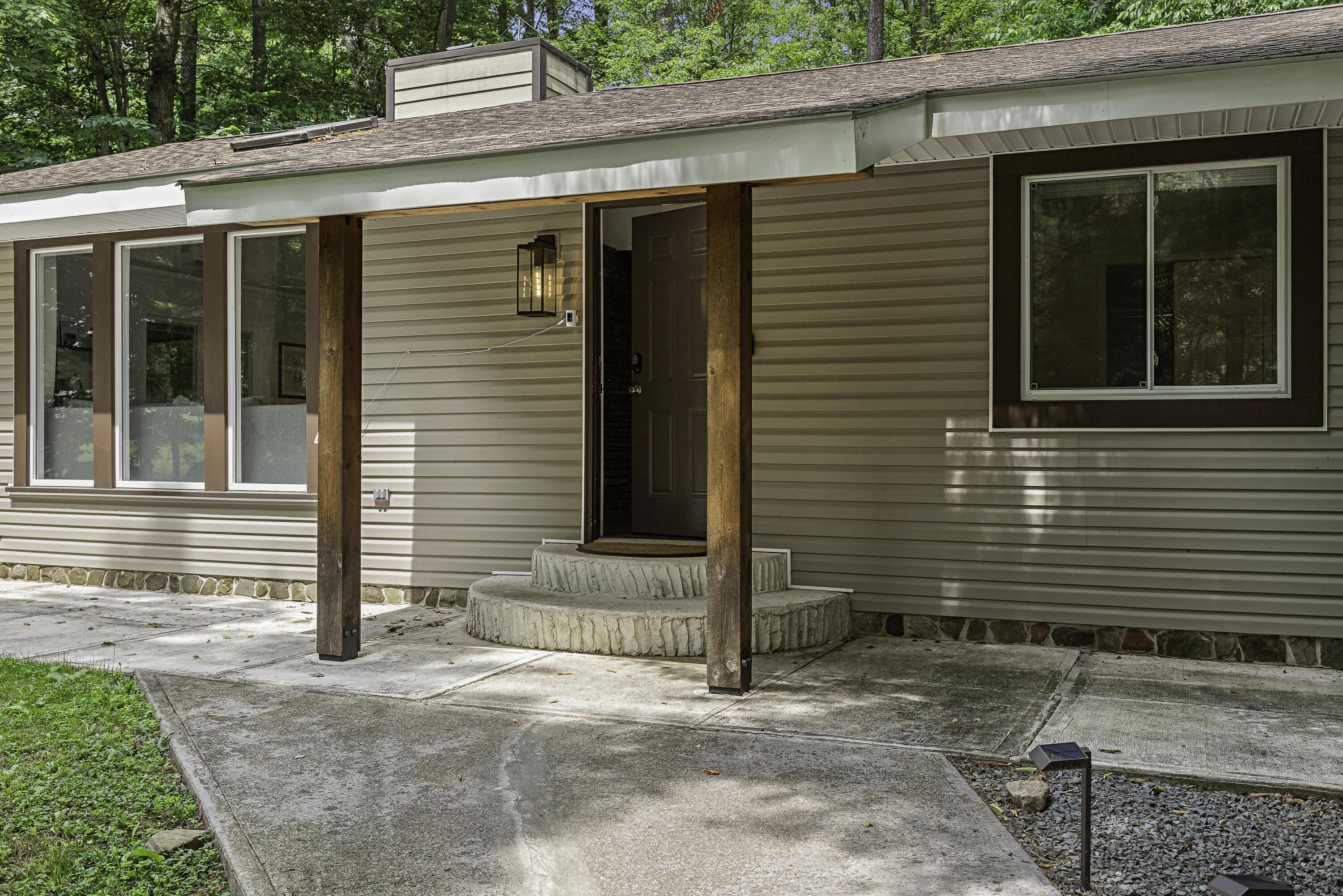 Image 4: PA_113_Birchwood_Rd._0006