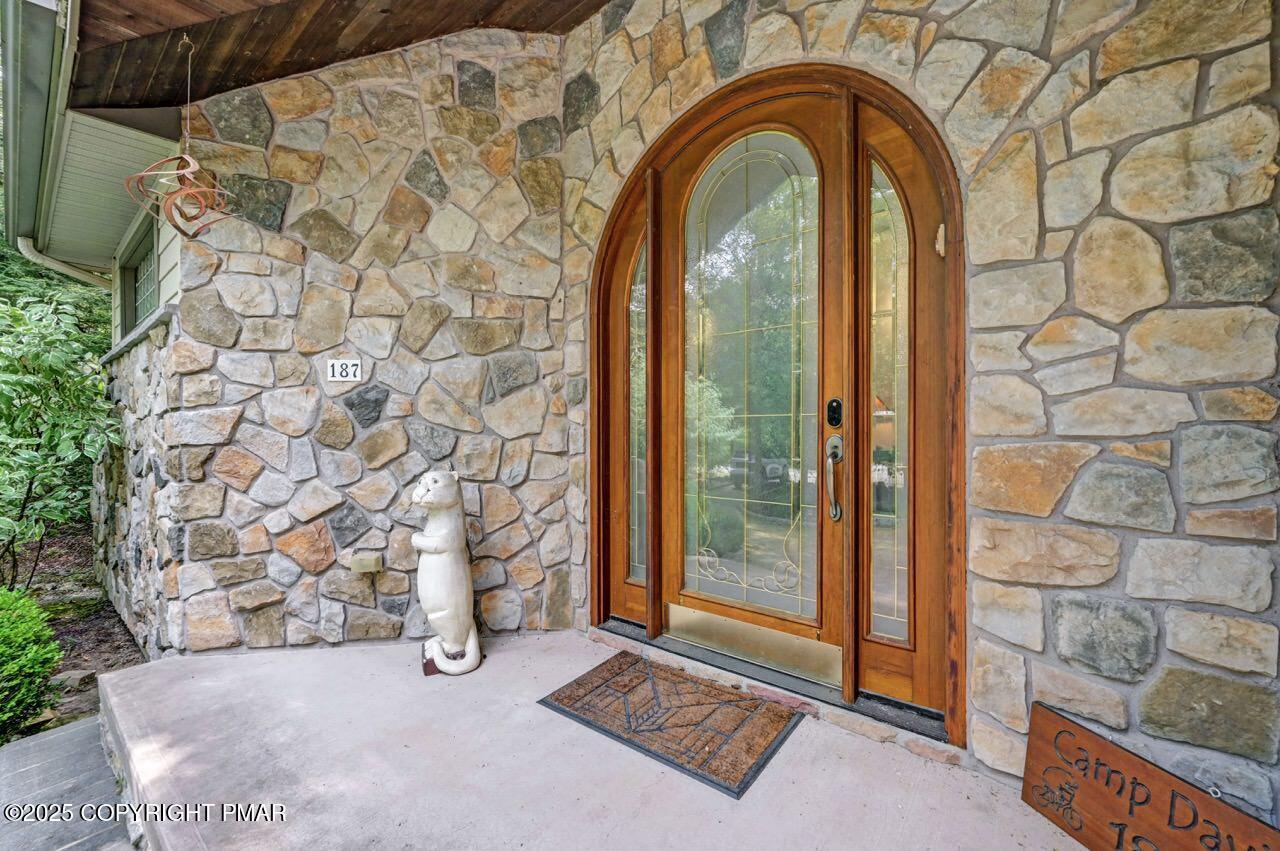 Image 4: Entry