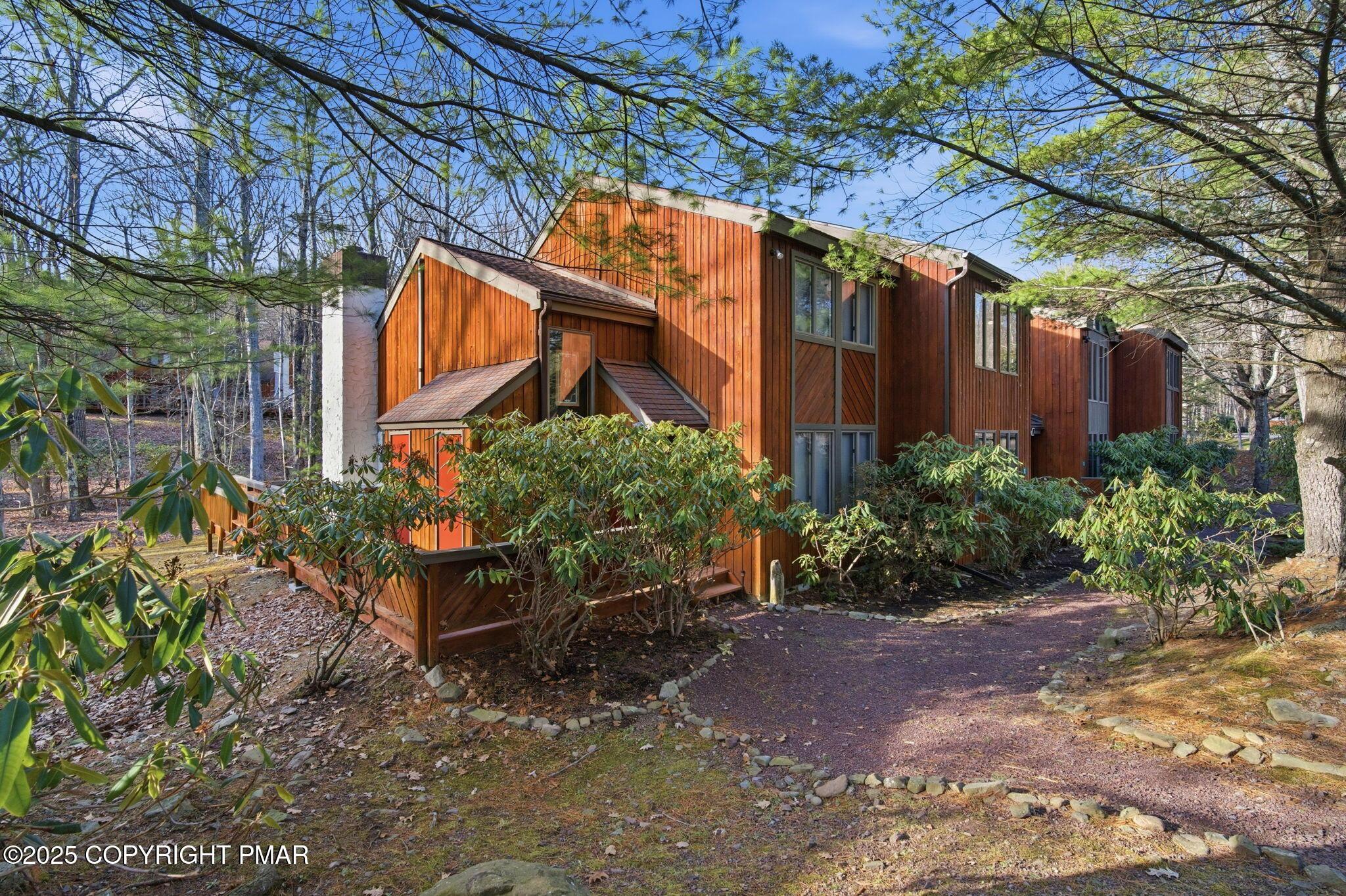 Image 1: 1-web-or-mls-54 Doe Run (62 of 70)