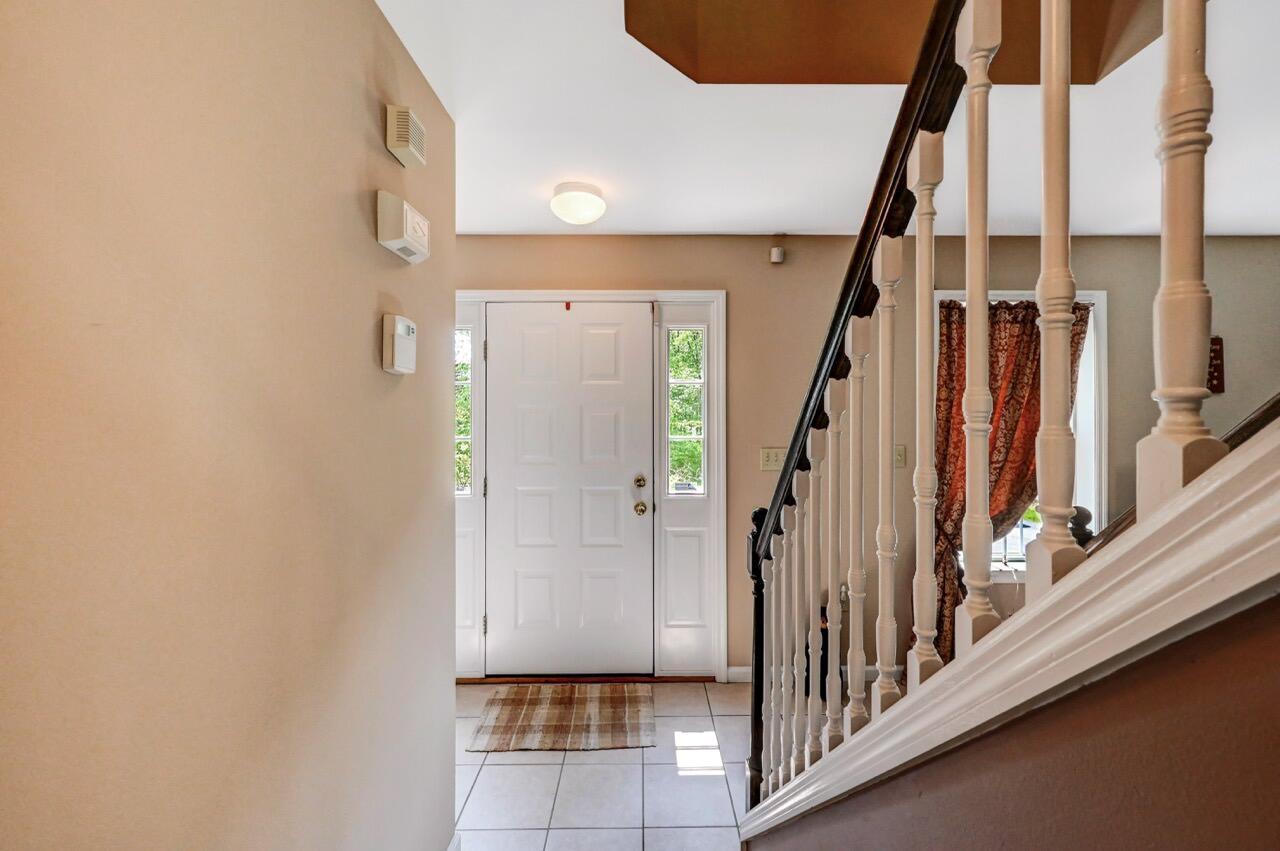 Image 2: Entryway
