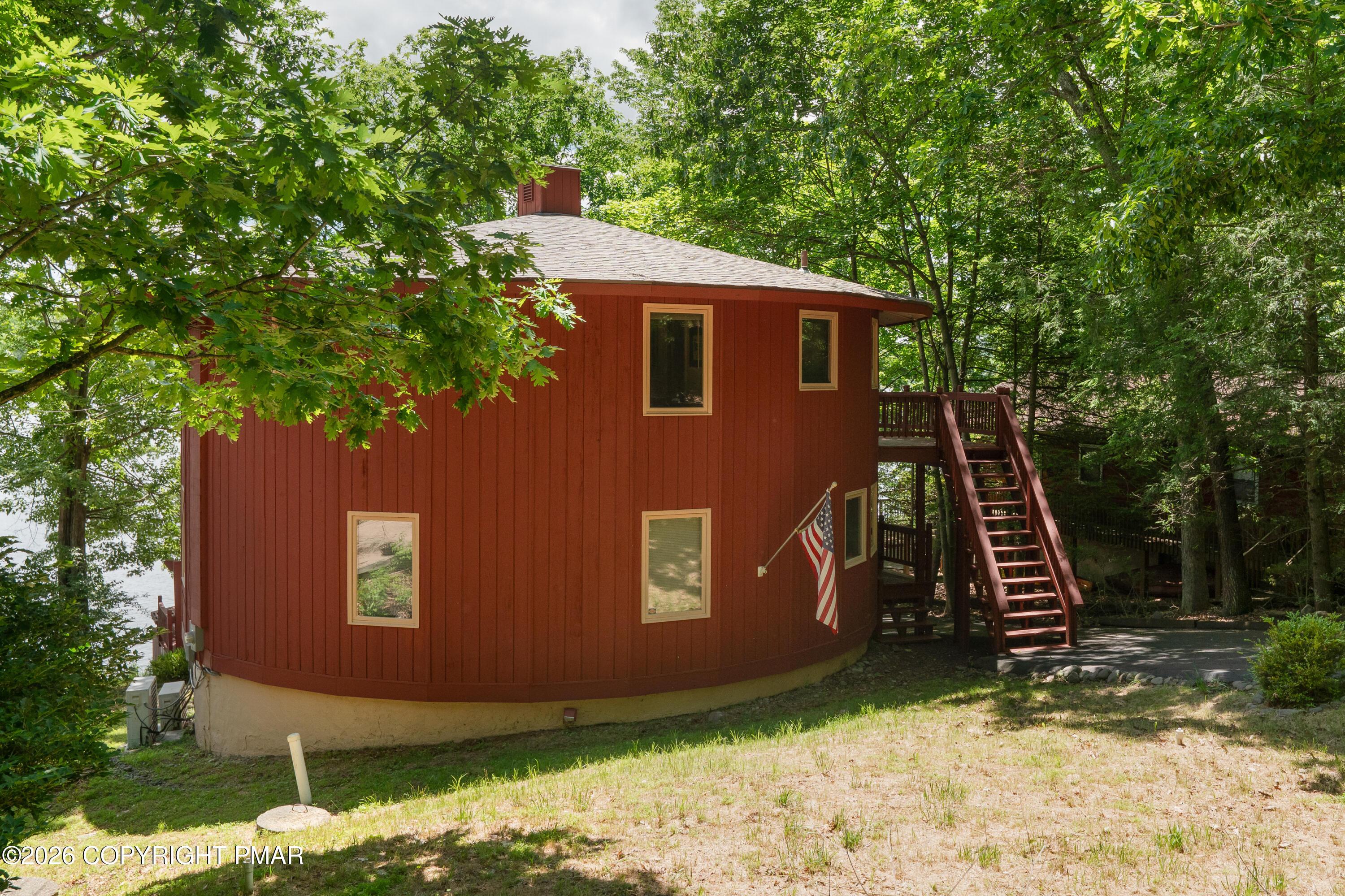 Image 4: Front Of Home View 3