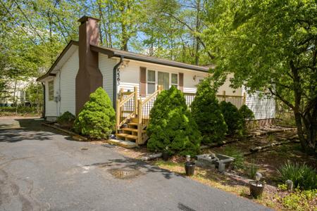 1259 Winding Way