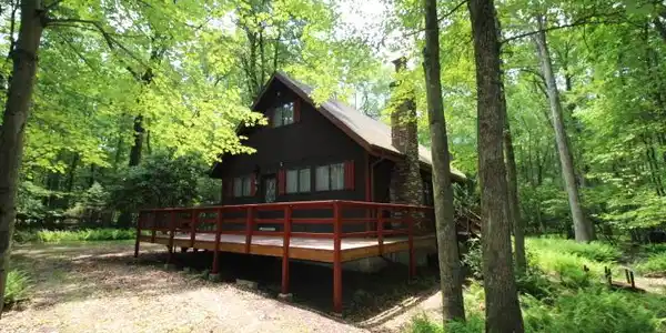 6 Hawthorne Dr