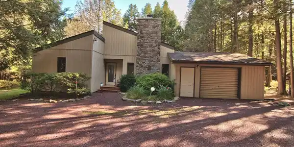 211 SIR BRADFORD ROAD