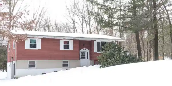 194 Bear Creek Lake Dr