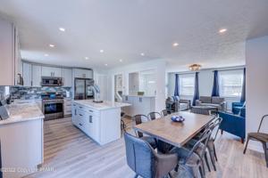 1175 Glade Dr