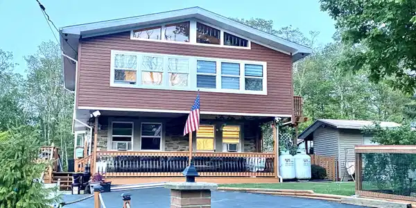 122 N Forrest Dr