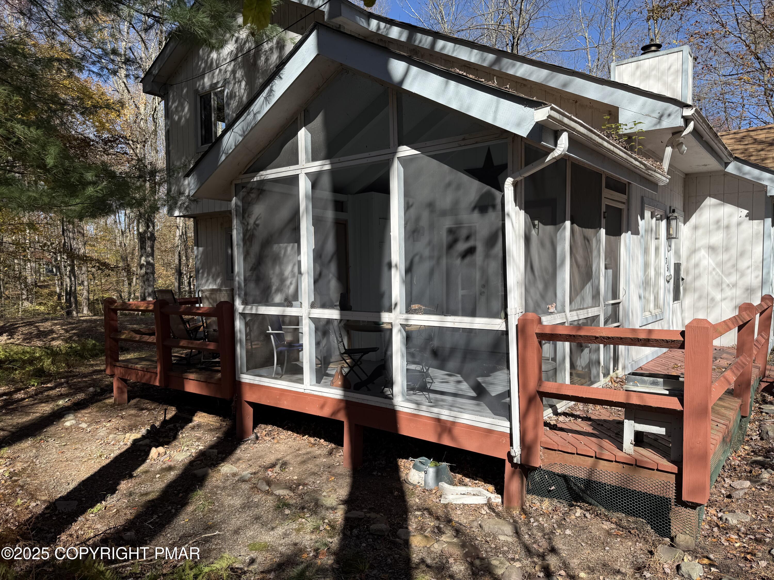 Image 3: Screened Porch