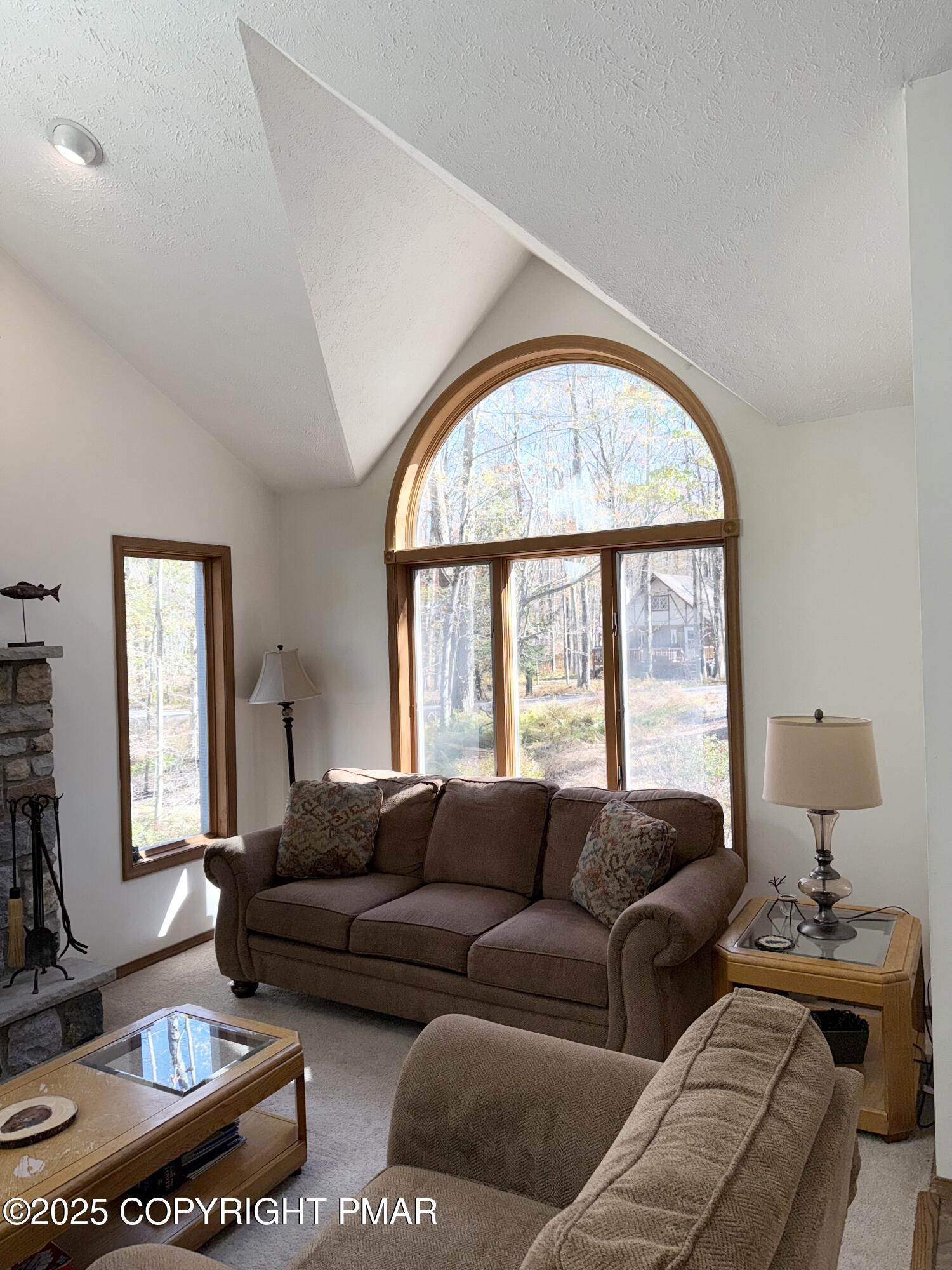 Image 4: Beautiful Window!