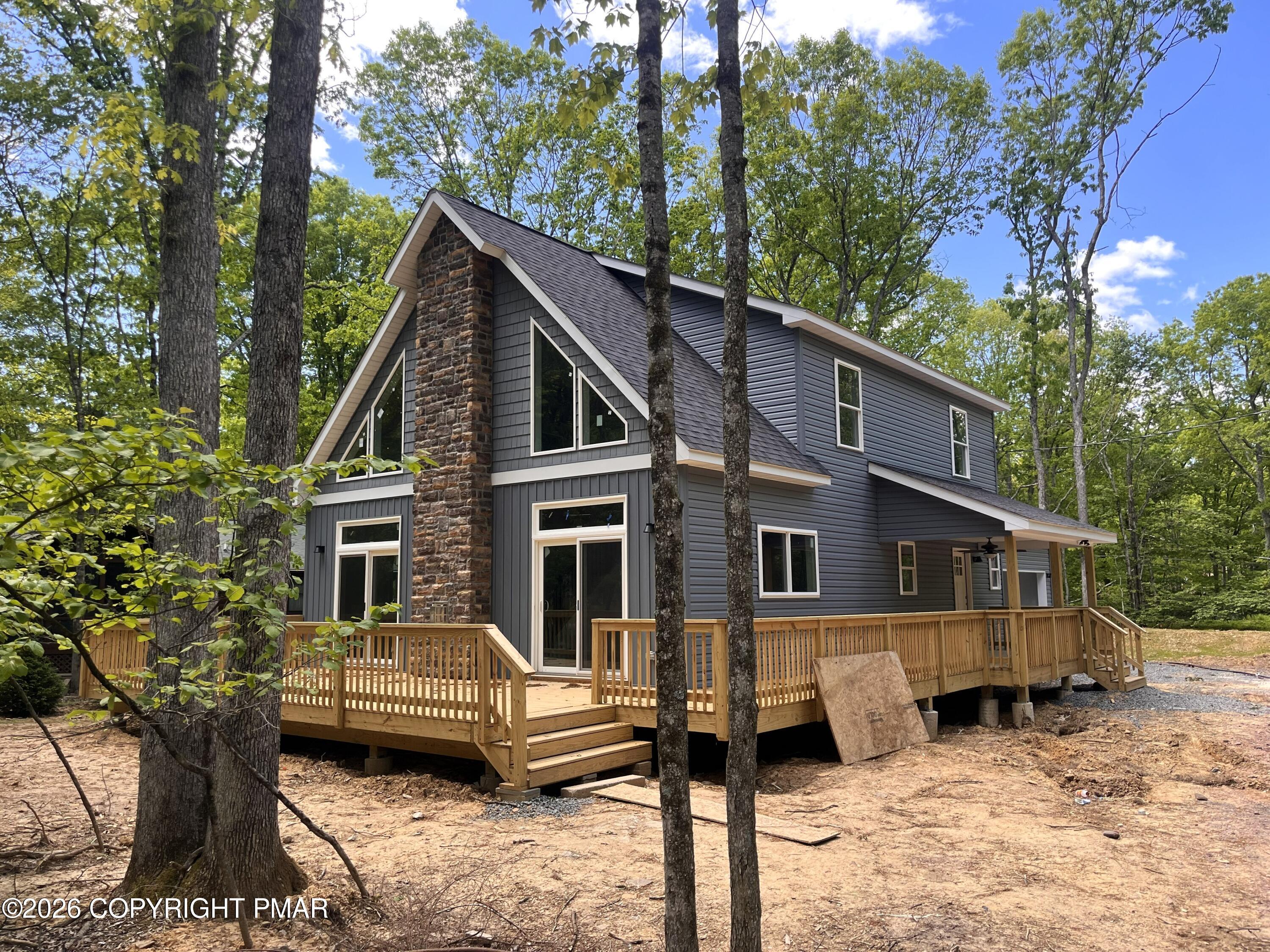 Image 4: Front of Home