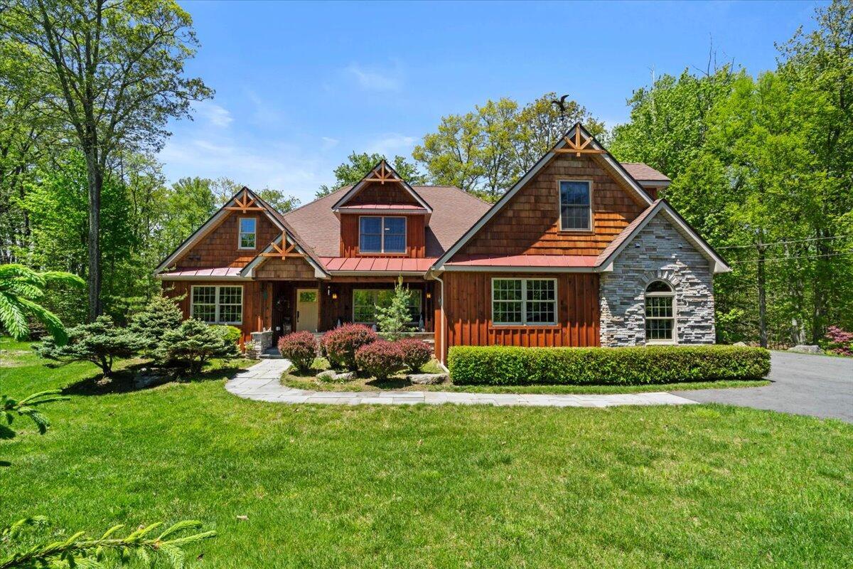 Image 1: 1 WELCOME HOME!