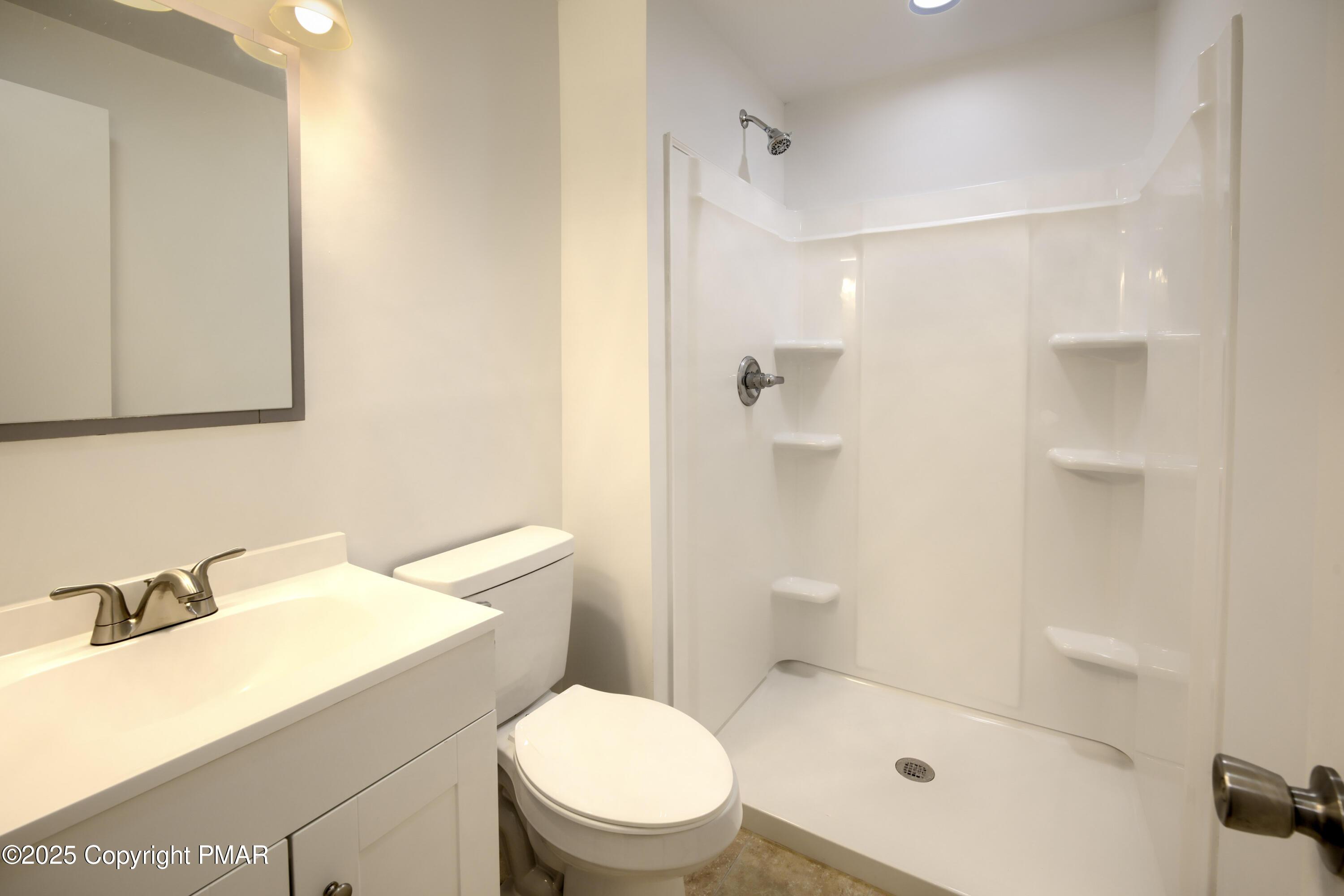 Image 3: 15-23 Van Doren Mews-15