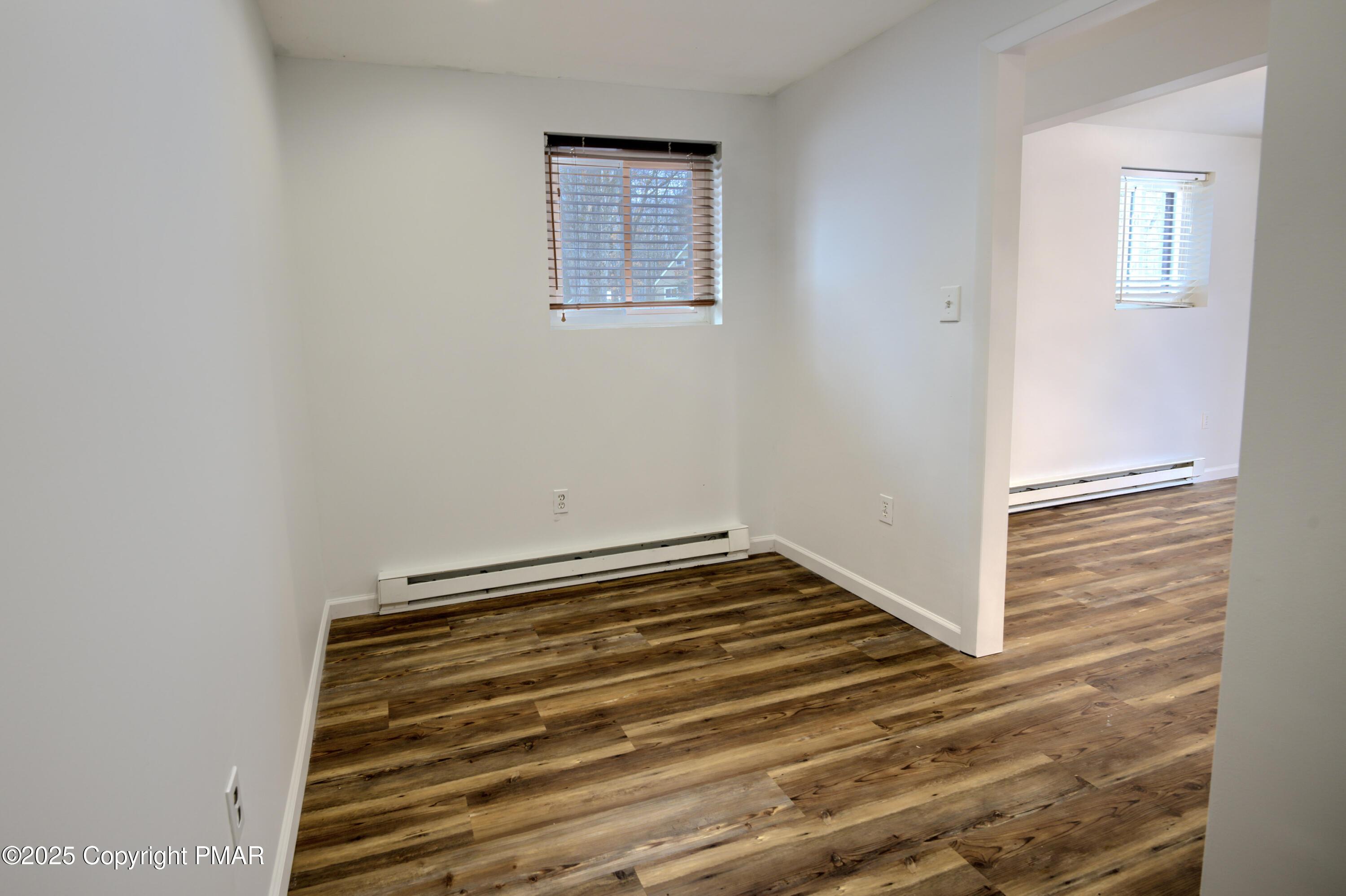 Image 4: 17-23 Van Doren Mews-17