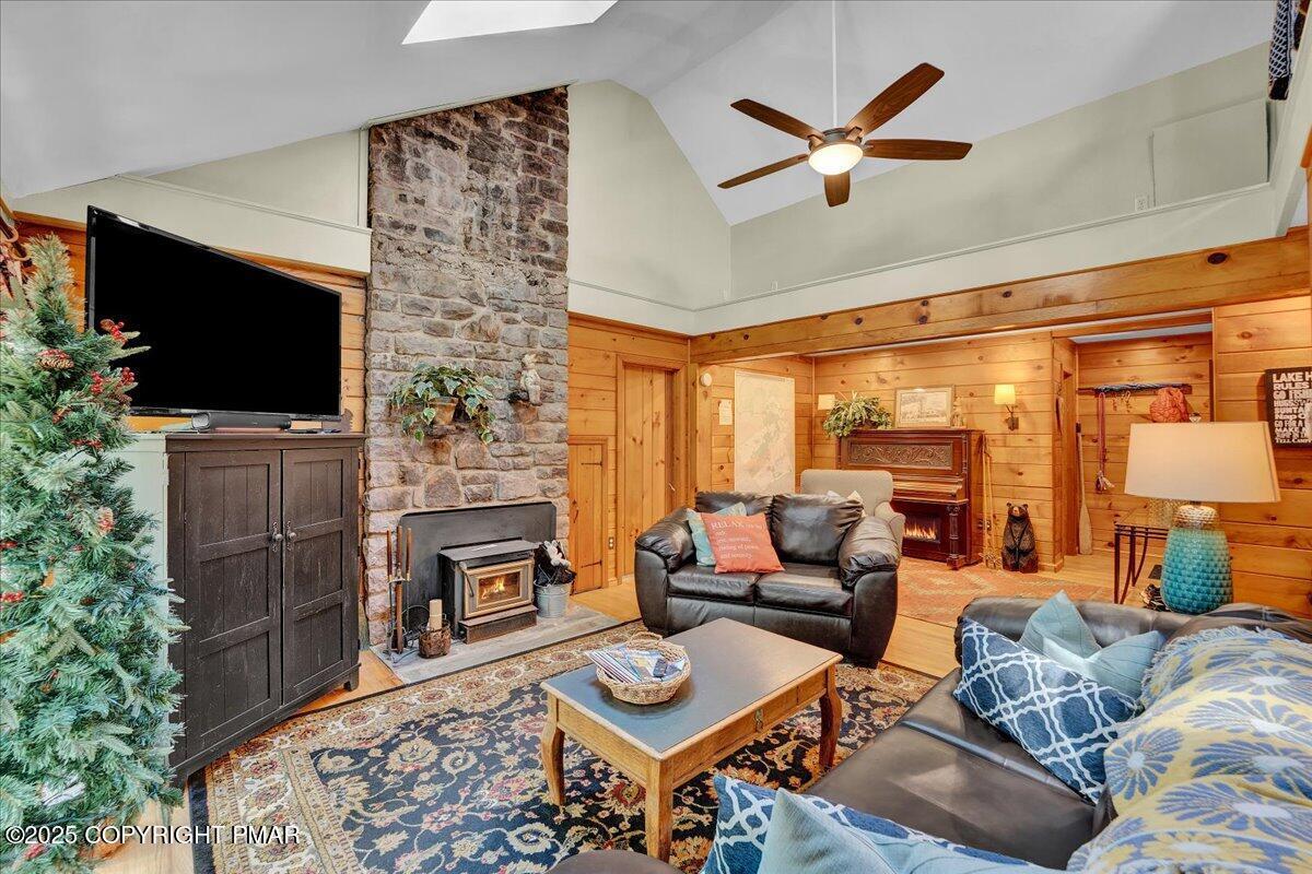 Image 2: 25-A7405777