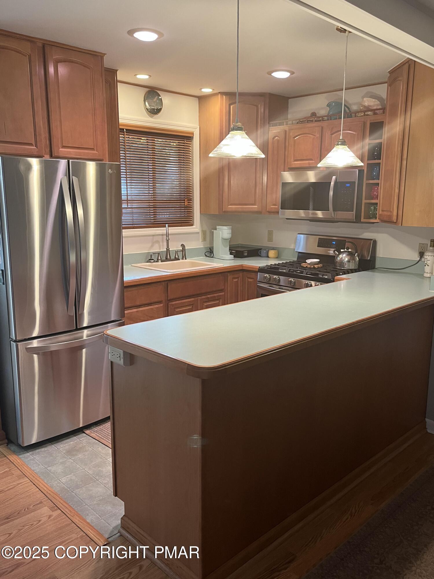 Image 4: Kitchen- Gas Stove