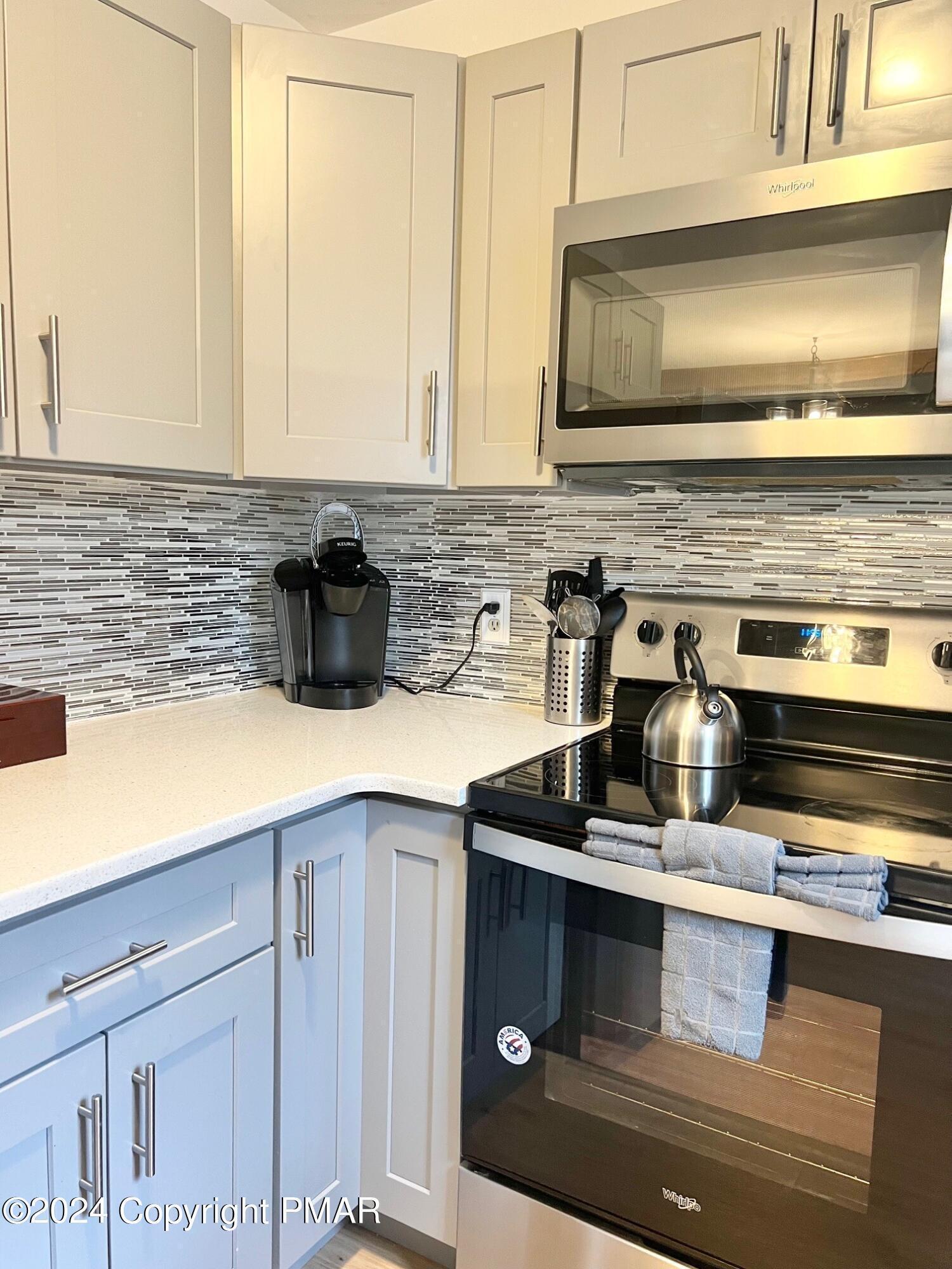 Image 4: Kitchen new appliances