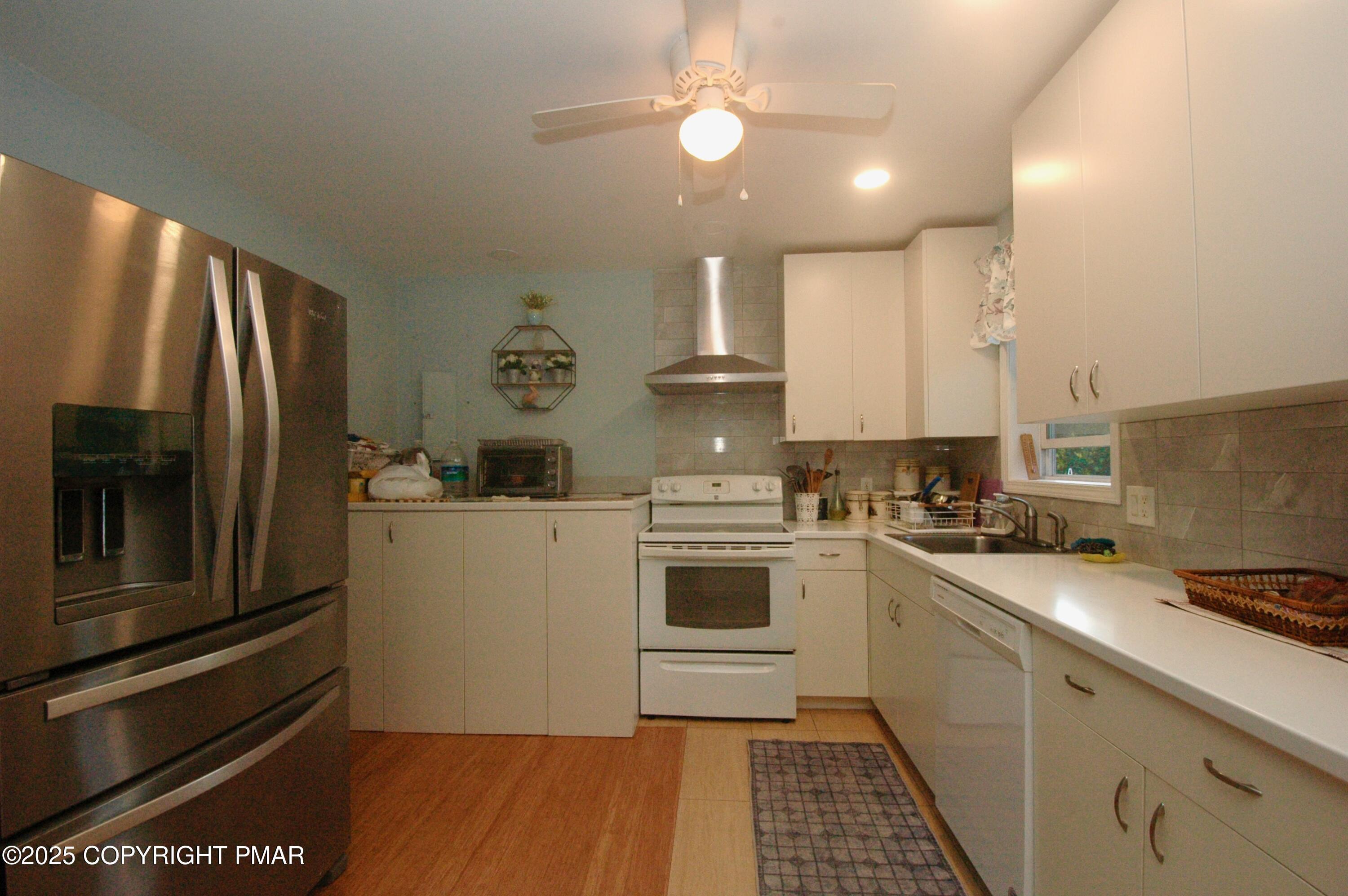 Image 4: Kitchen DSC_5545