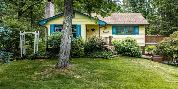 Image 2: 5226 Beechwood-1