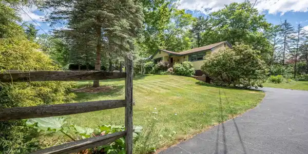 Image 4: 5226 Beechwood-4