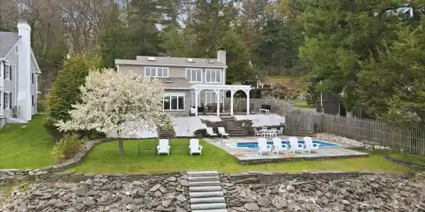 114 Shore Road
