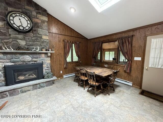 Image 4: Dining Area