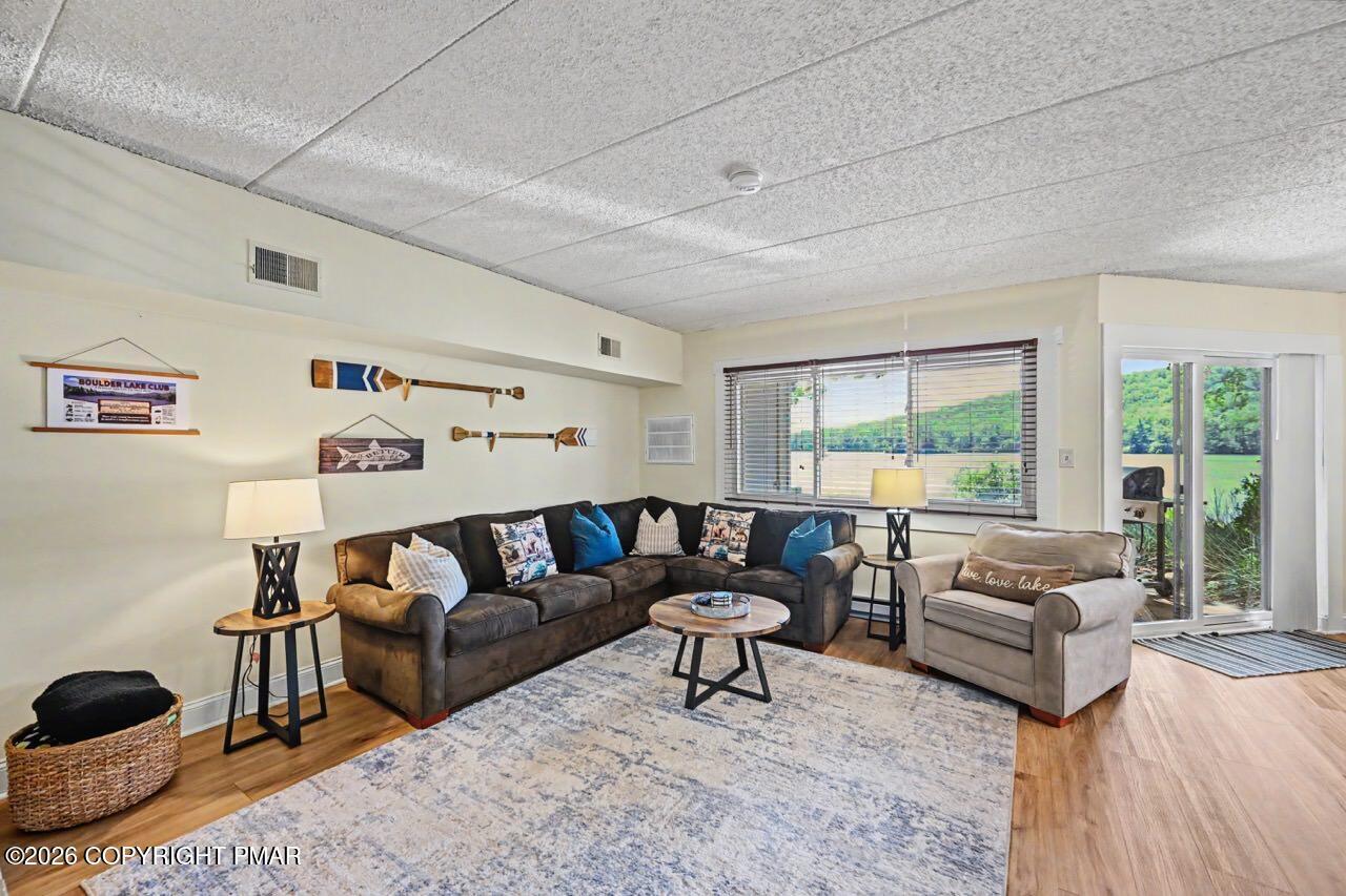 Image 3: 45 Midlake Dr - Unit 102 09 Large