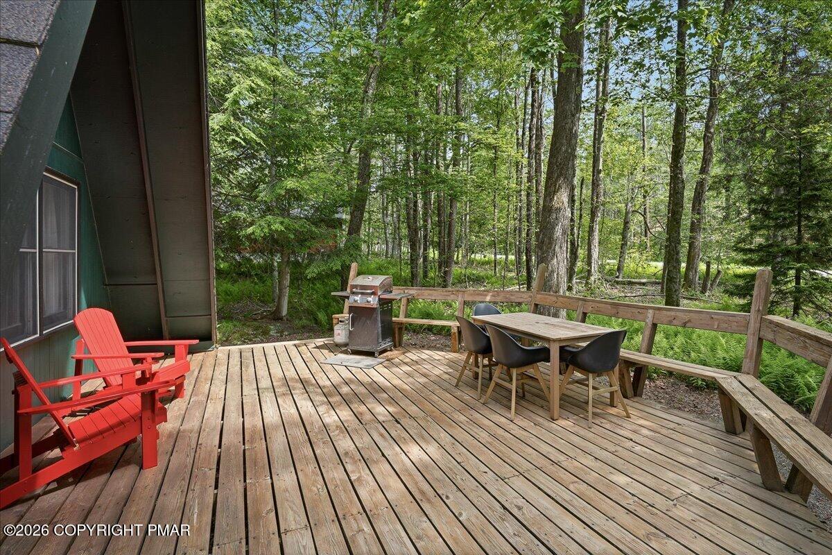 Image 3: 05-HomeView_Media-2394_Overlook_Ln