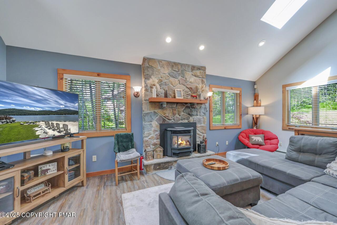 Image 4: 221LittlePondCir09-jpg