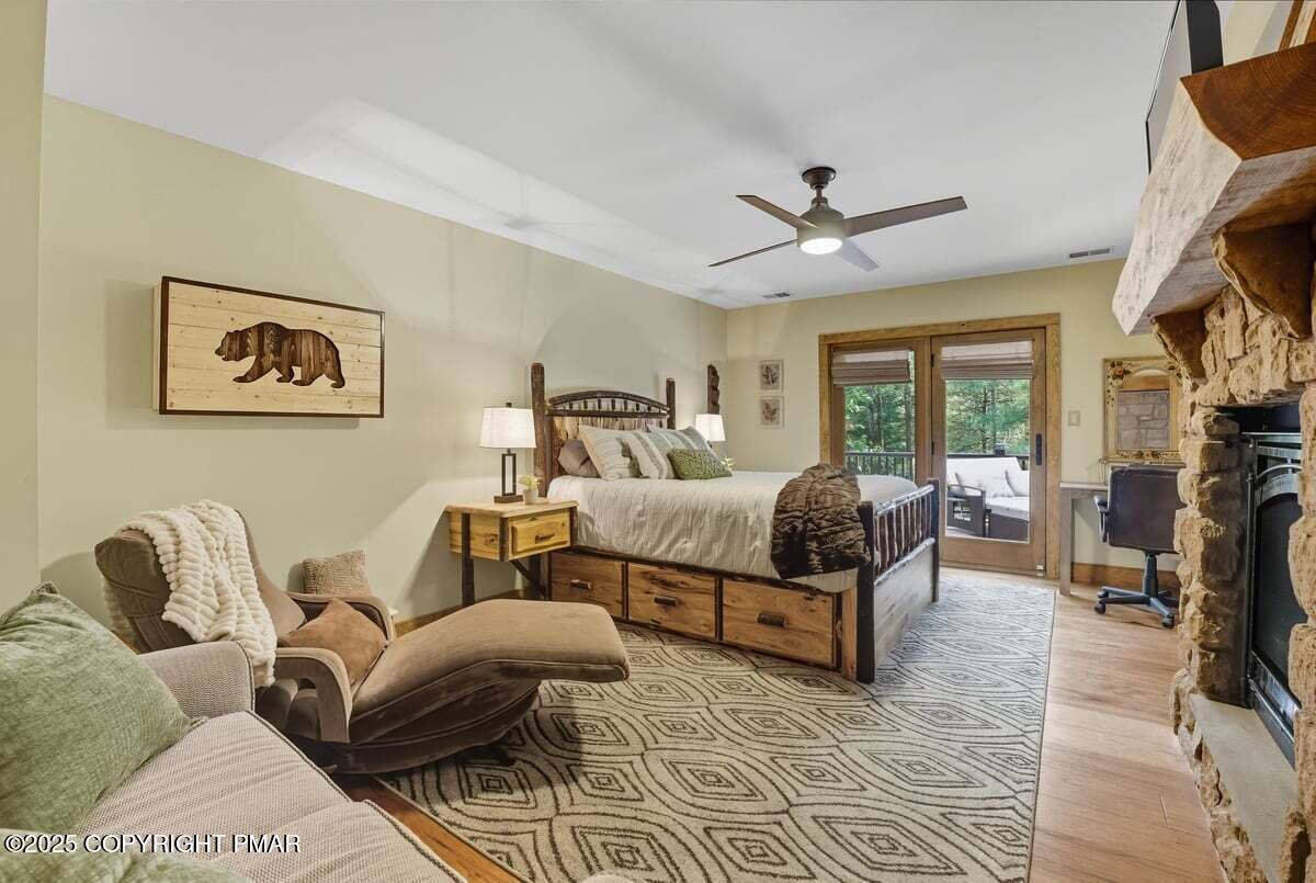 Image 4: Bedroom 1