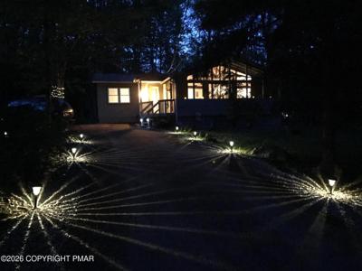 319 Namanock Trail