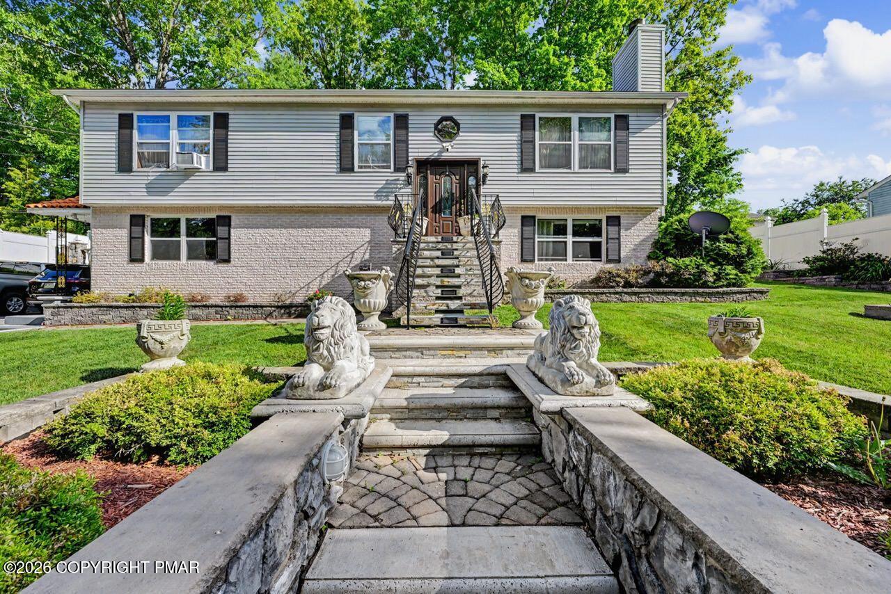 Image 1: 515 Crocus Dr 05 Large