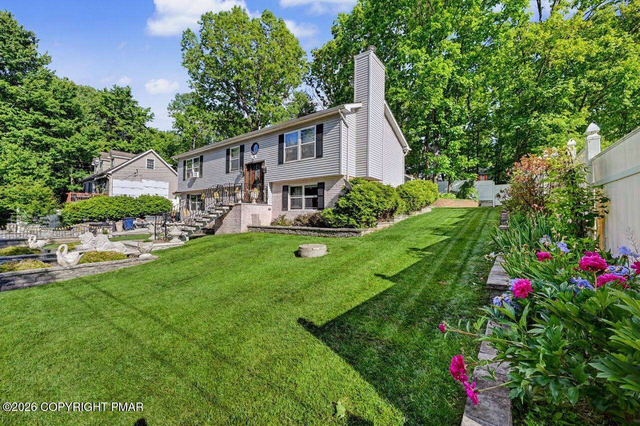 Image 2: 515 Crocus Dr 02 Large