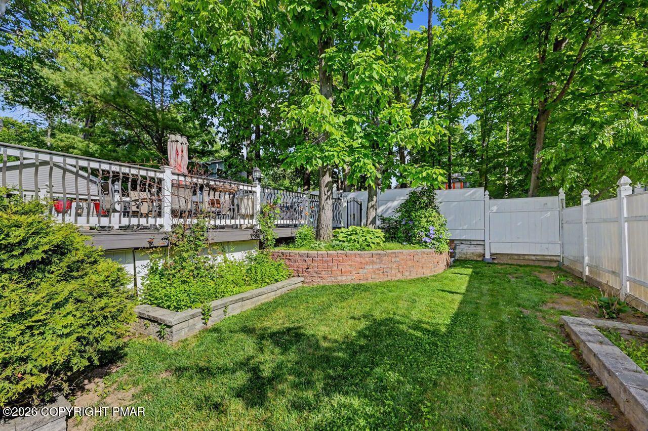 Image 3: 515 Crocus Dr 64 Large