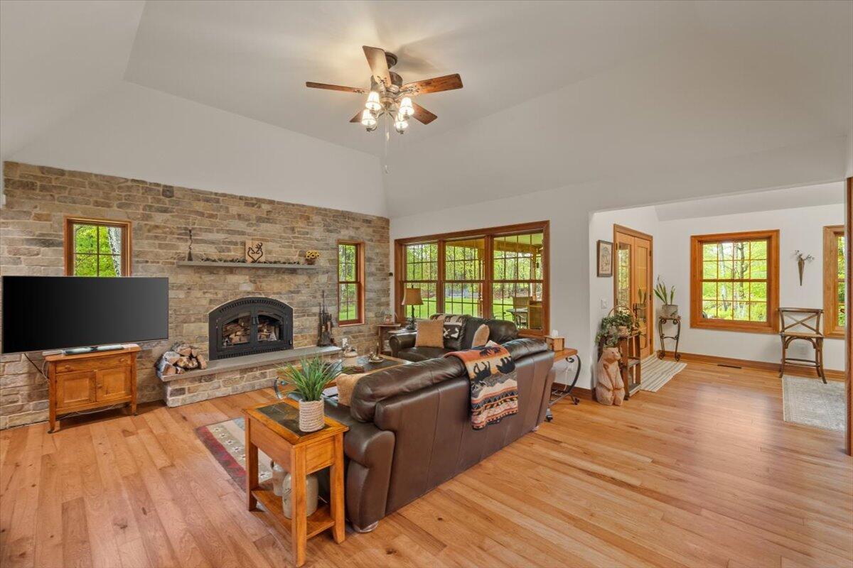 Image 4: 108 Family Room