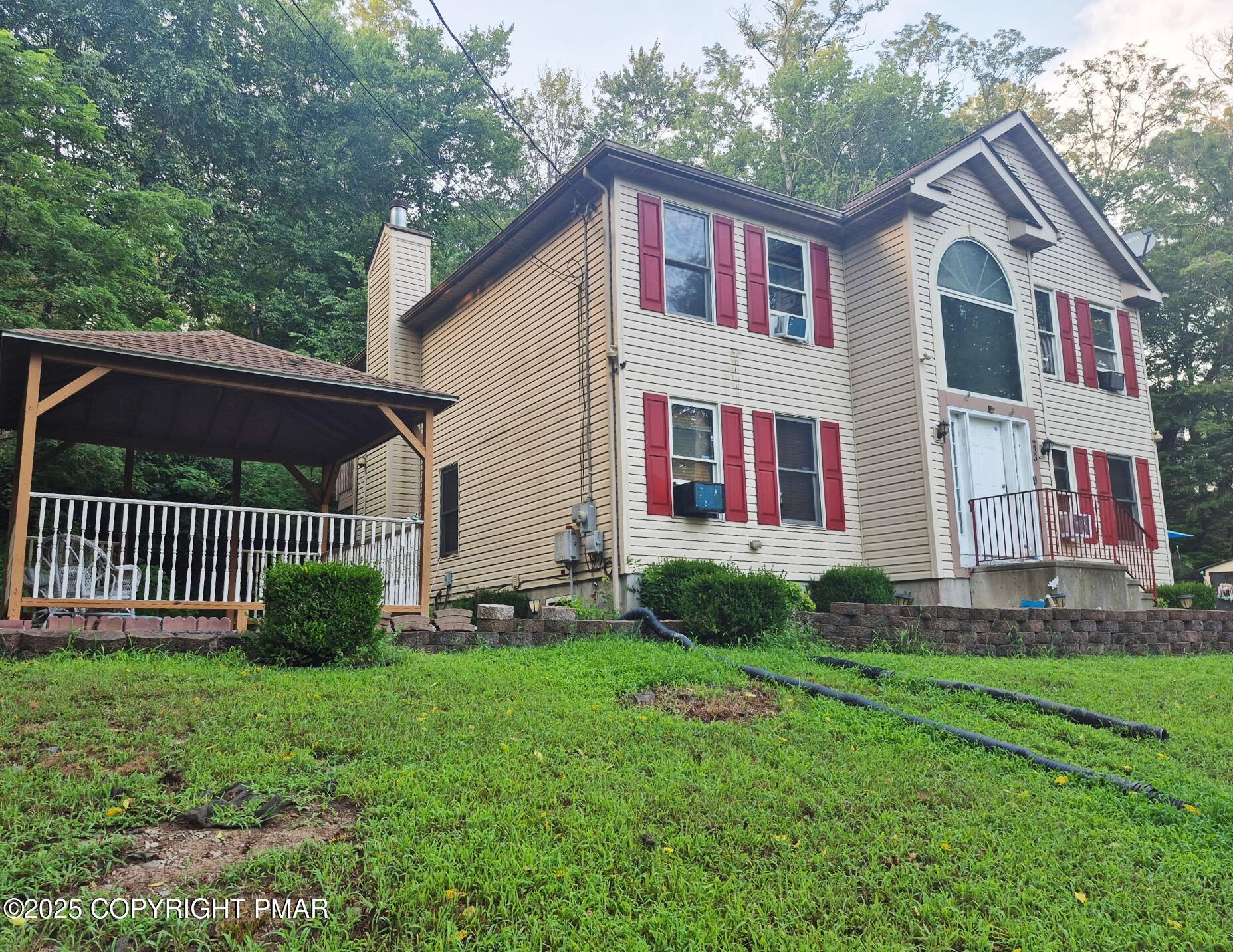 Image 4: 233 Edward Smith Boulevard