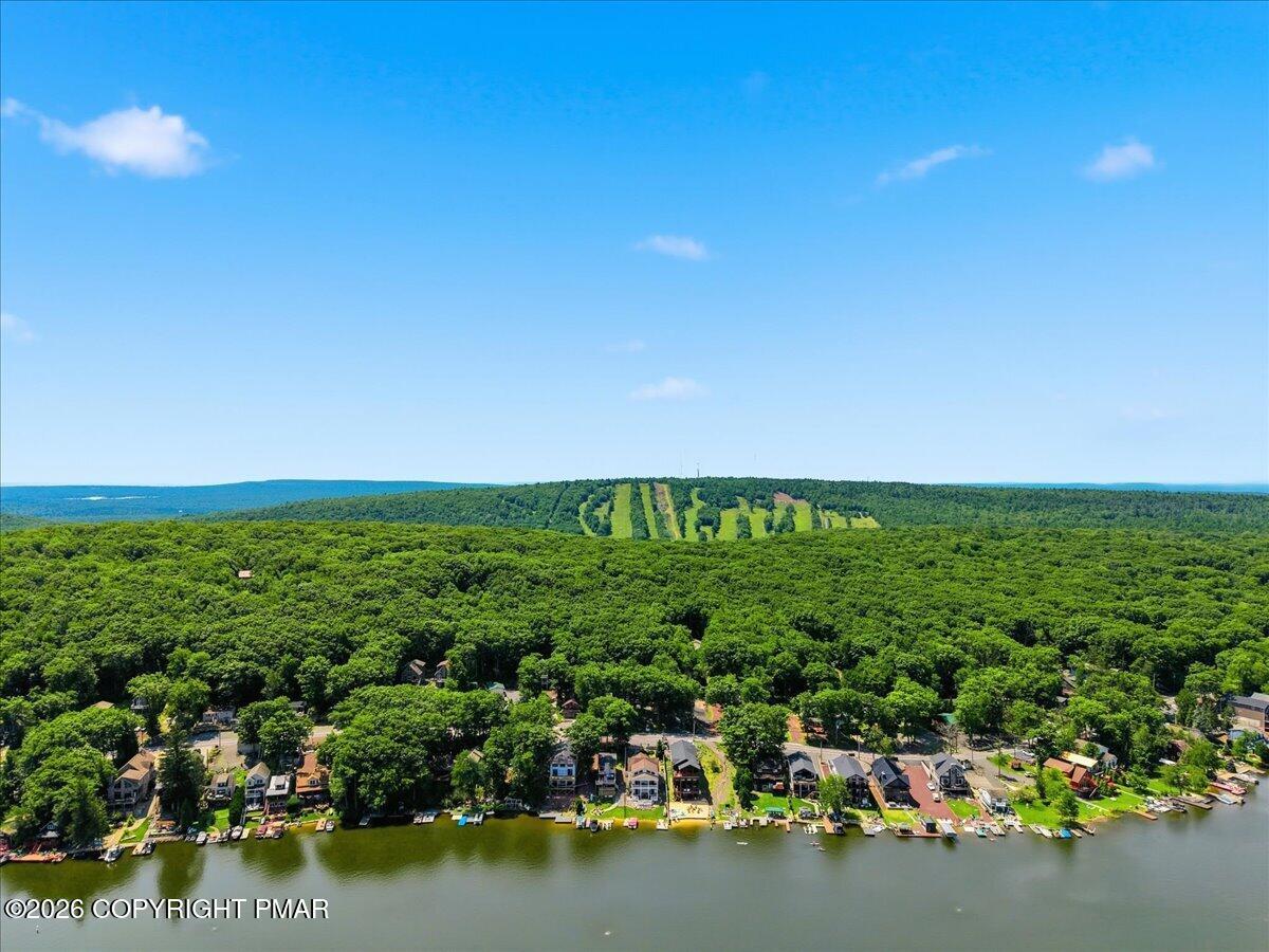 Image 2: Lake / Ski Mountain