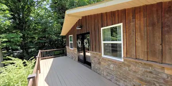 Image 3: 8