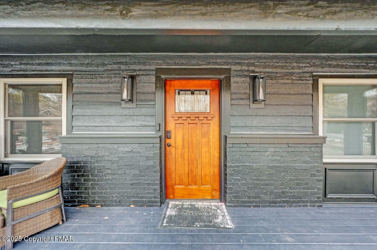 Image 2: 111 Elm Dr 04 Large