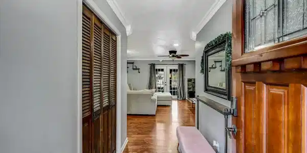 Image 3: 111 Elm Dr 05 Large