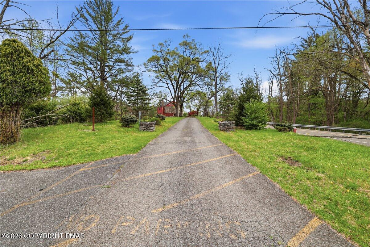Image 3: driveway