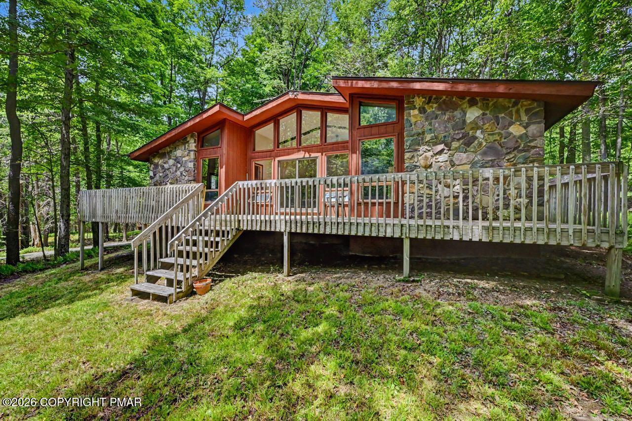 Image 2: 149 Cardinal Dr 02 Large