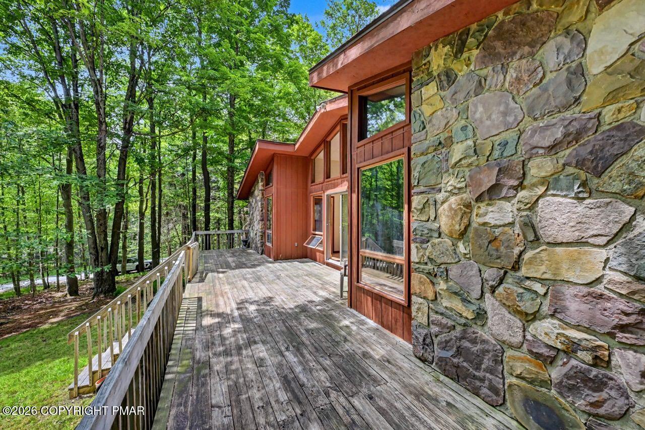 Image 3: 149 Cardinal Dr 03 Large