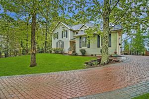 2436 Horseshoe Dr