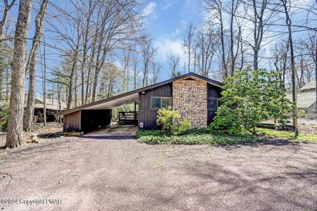 1562 BEECH SPRING Drive