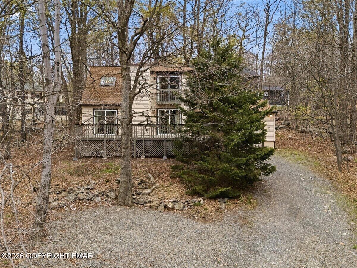 Image 2: 03-HomeView_Media-2231_Overlook_Dr