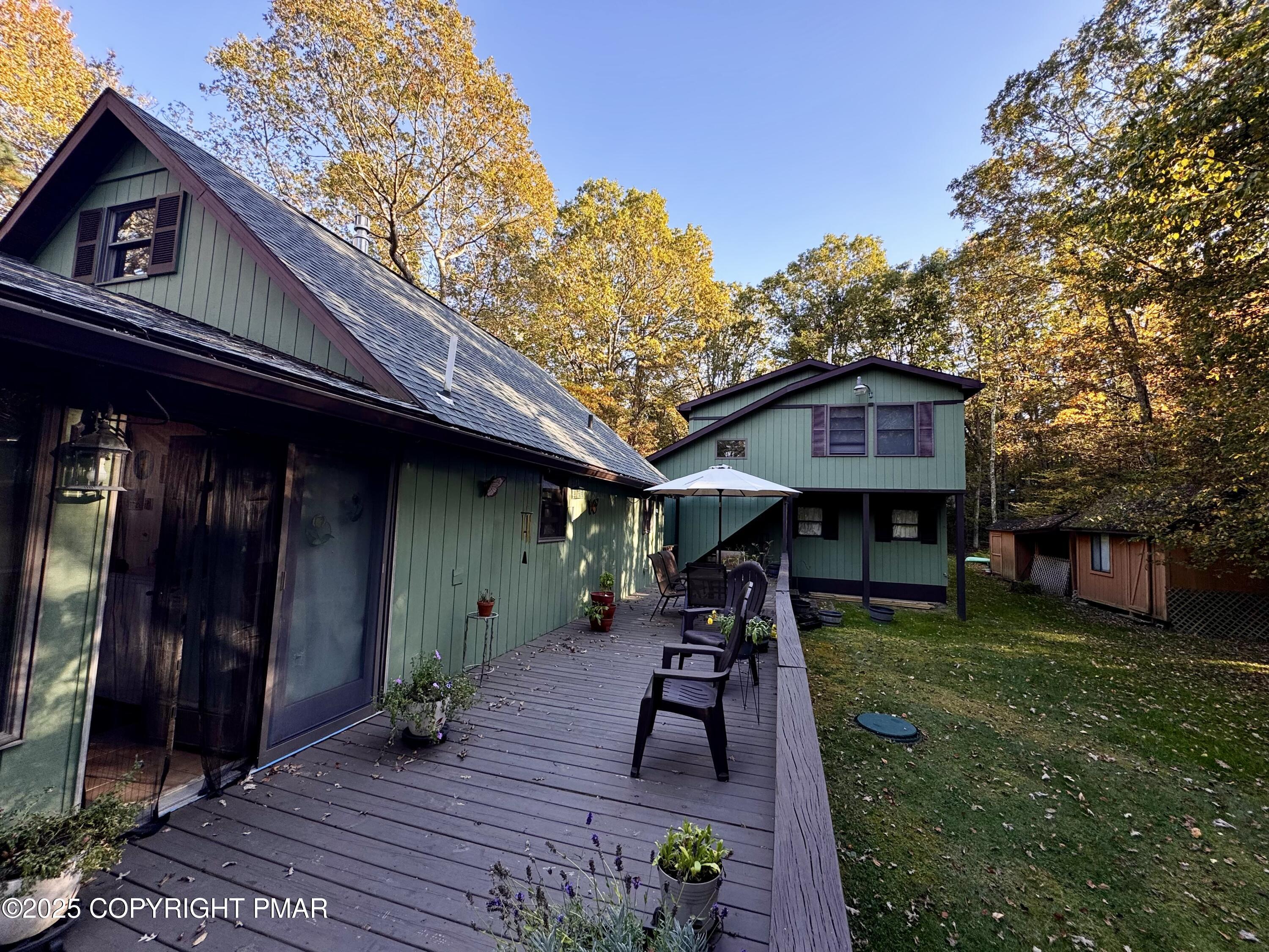 Image 3: deck