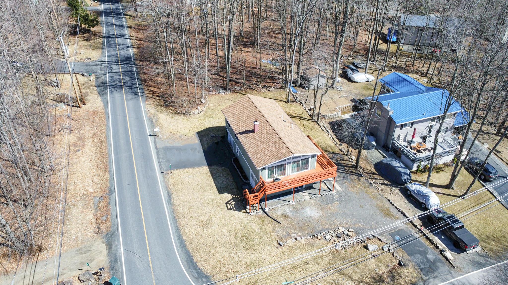 Image 4: Aerial Exterior View