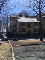 301/9 Midlake Dr