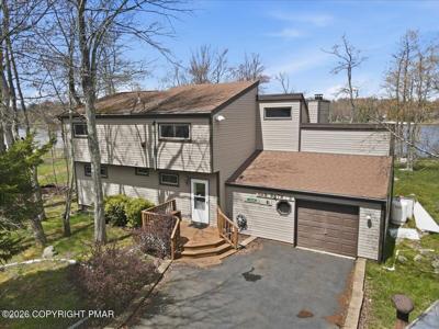 3204 CAROBETH Drive