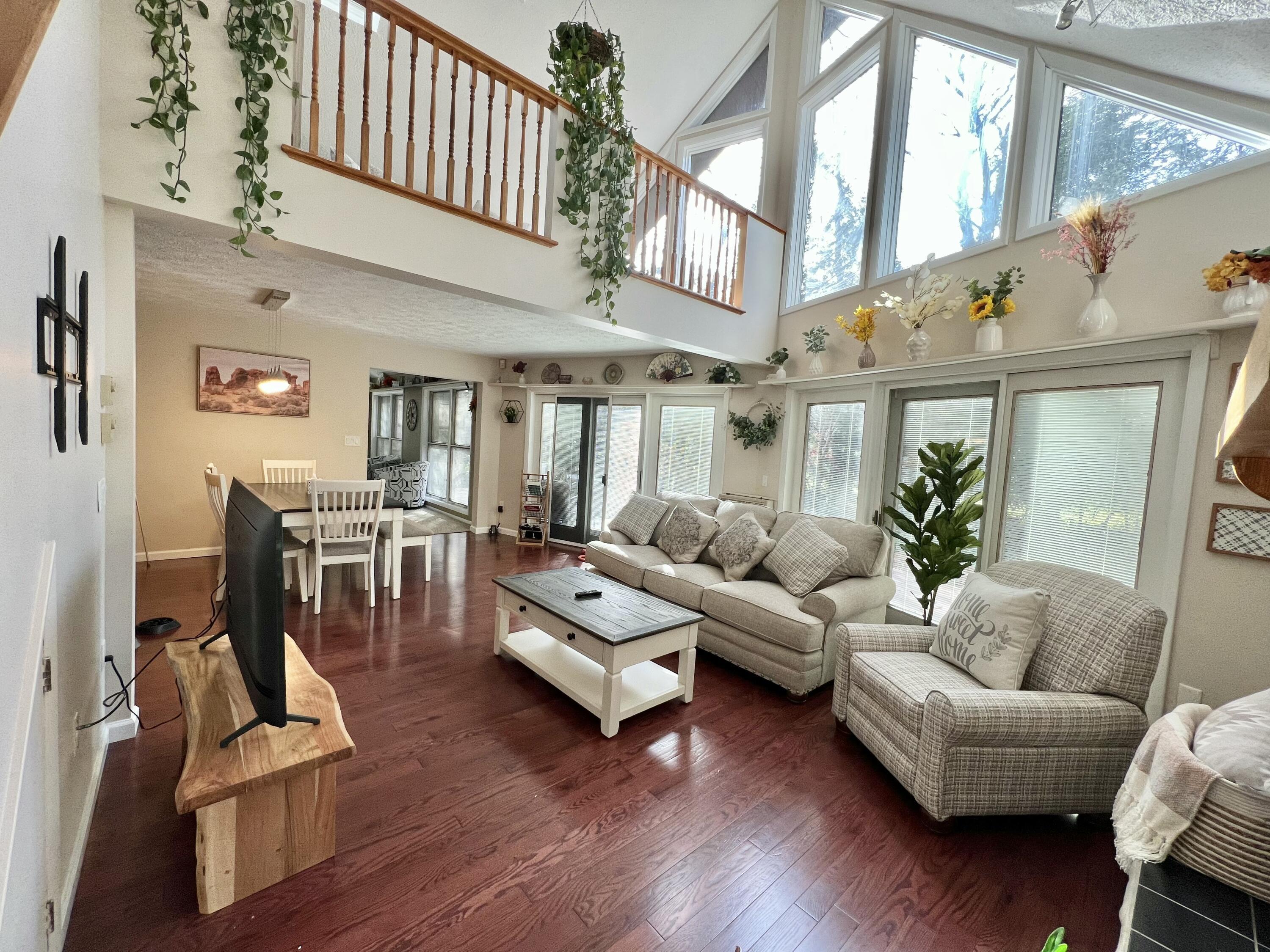 Image 3: Family Room